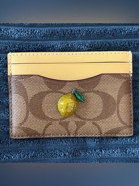 Coach signature lemon ID credit card holder NWOT
